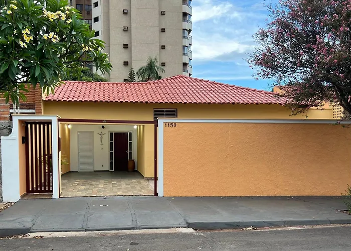 Hotel que aceita animais de estimação: Casa da Vó Loy e seu espaço verde